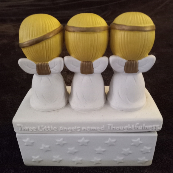 Charming Angel Figurine Decor - White and Yellow - Picture 3 of 6